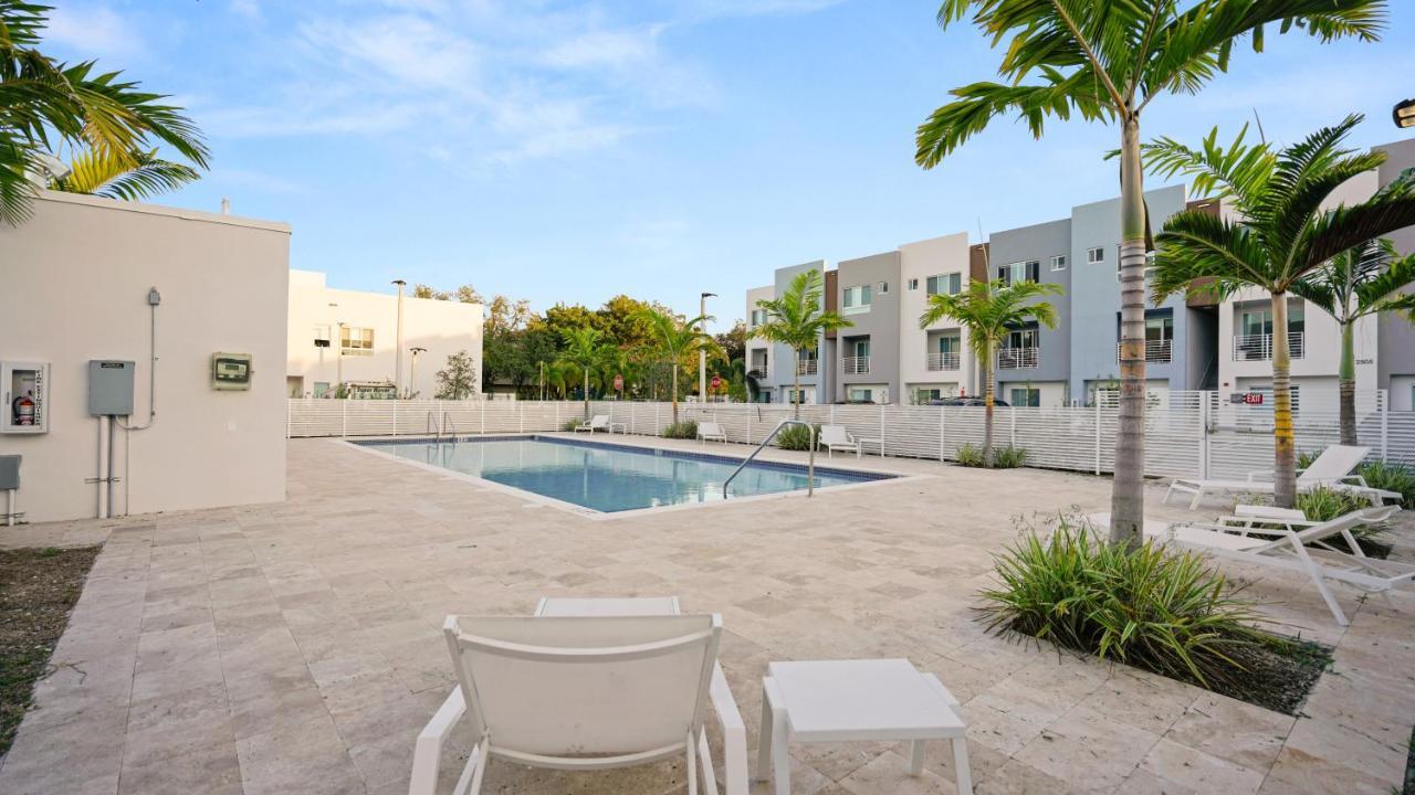 Lofts Of Aventura Apartment Маями Екстериор снимка