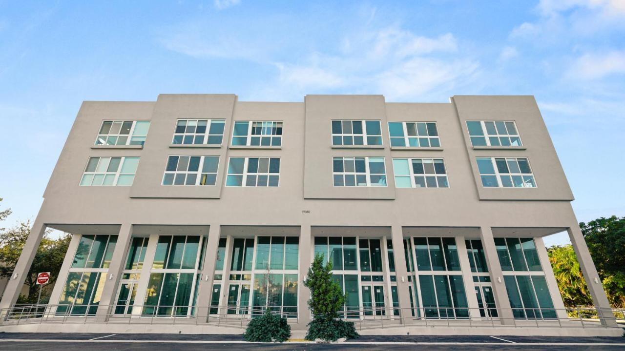 Lofts Of Aventura Apartment Маями Екстериор снимка