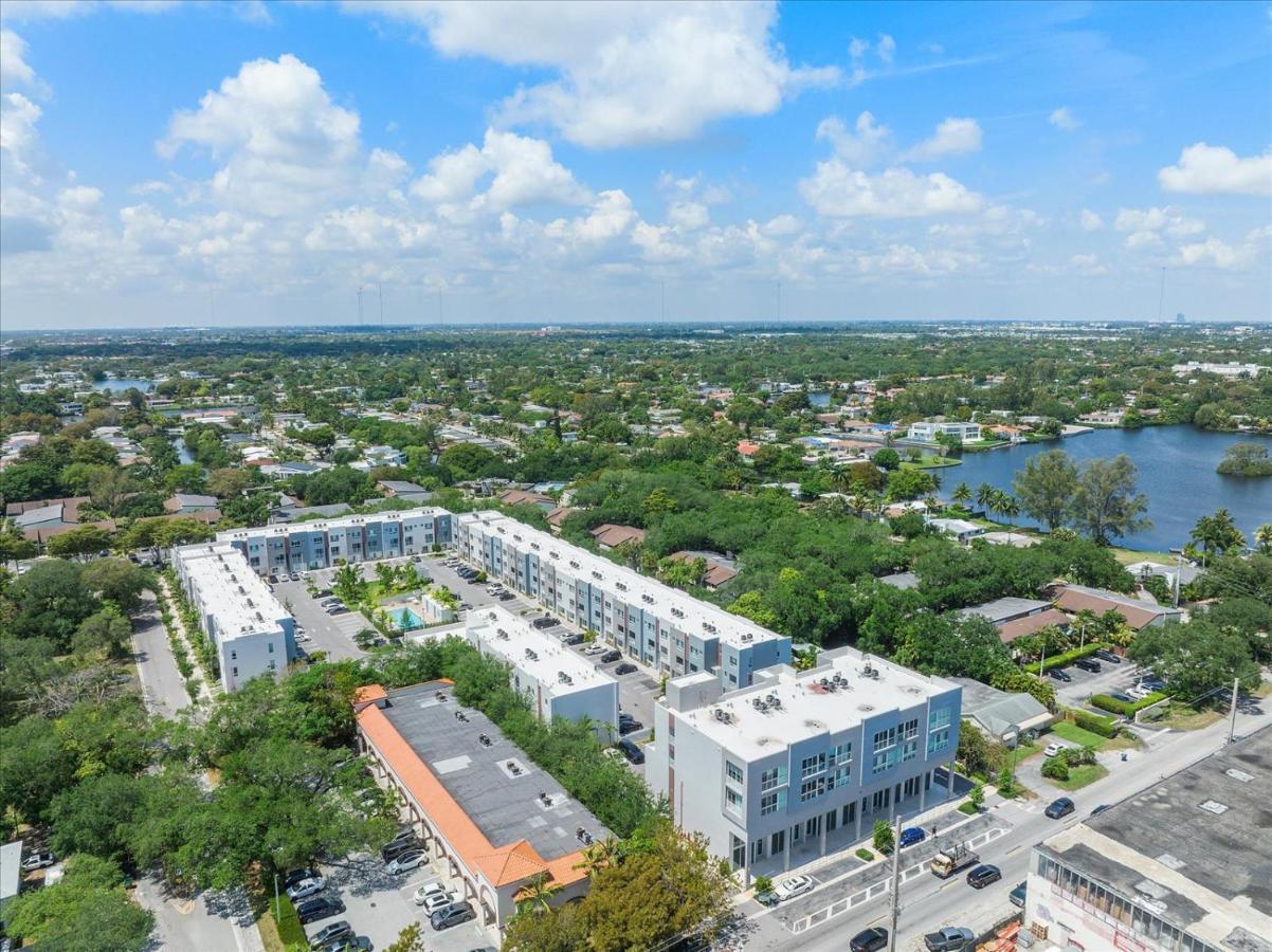 Lofts Of Aventura Apartment Маями Екстериор снимка