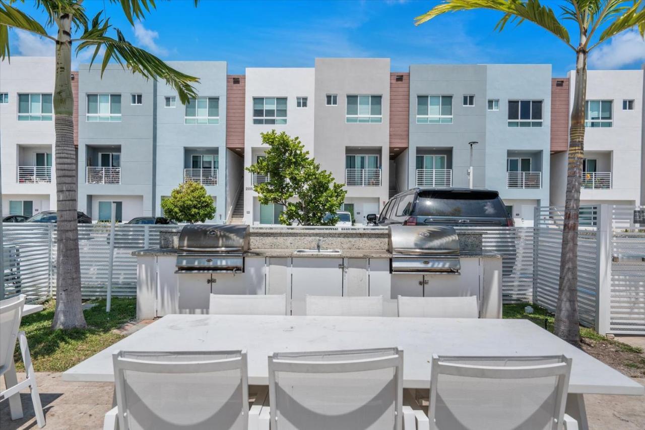 Lofts Of Aventura Apartment Маями Екстериор снимка